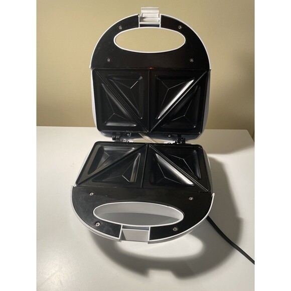 Chef Mate, 2-Slice, Sandwich Maker, Cool Touch Handles, Nonstick Plates - Picture 4 of 6